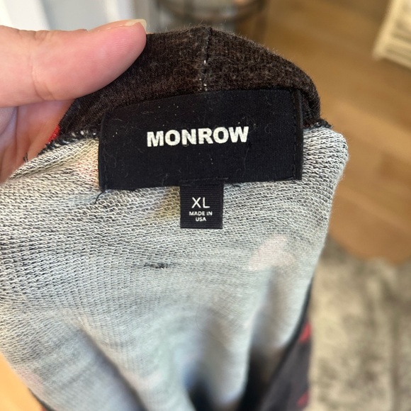 Monrow heart pullover sweater size XL - Picture 5 of 7